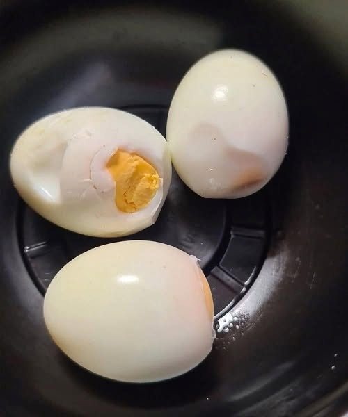 Doctors reveal that eating eggs in the morning causes …See more👇